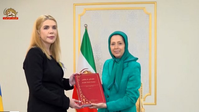 دیدار خانم کی یرا رودیک نماینده پارلمان و رهبر حزب صدای اوکراین با خانم مریم رجوی ـ بازدید از موزه مقاومت ایران