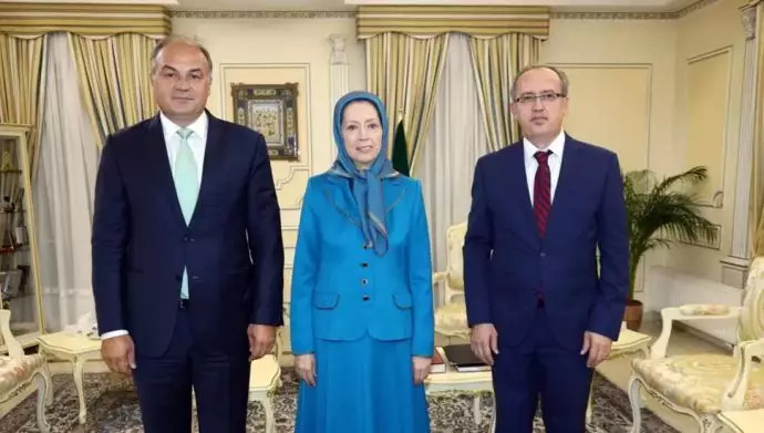  دیدار خانم #مریم_رجوی با نخست‌وزیر و وزیرخارجه پیشین کوزوو - #نه_شاه_نه_شيخ #آری_به_جمهوری_دمکراتیک