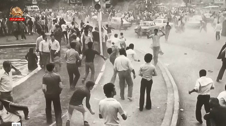 شیخ و شاه دشمنان تاریخی مردم ایران ـ انقلابی که نمرده - #نه_شاه_نه_شيخ #آری_به_جمهوری_دمکراتیک #قیام_تا_سرنگونی