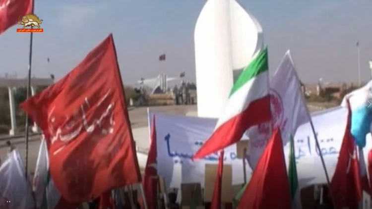 صحنه‌ سازی رژیم از حضور #زنان مجاهد خلق در #تهران با یونیفرم مشابه ارتش آزادیبخش - #مجاهدین_خلق