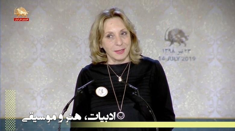 معرفی کتاب ۱۰۰۰ ستاره جنبش مقاومت زنان ایران – به قلم دیانا چولی